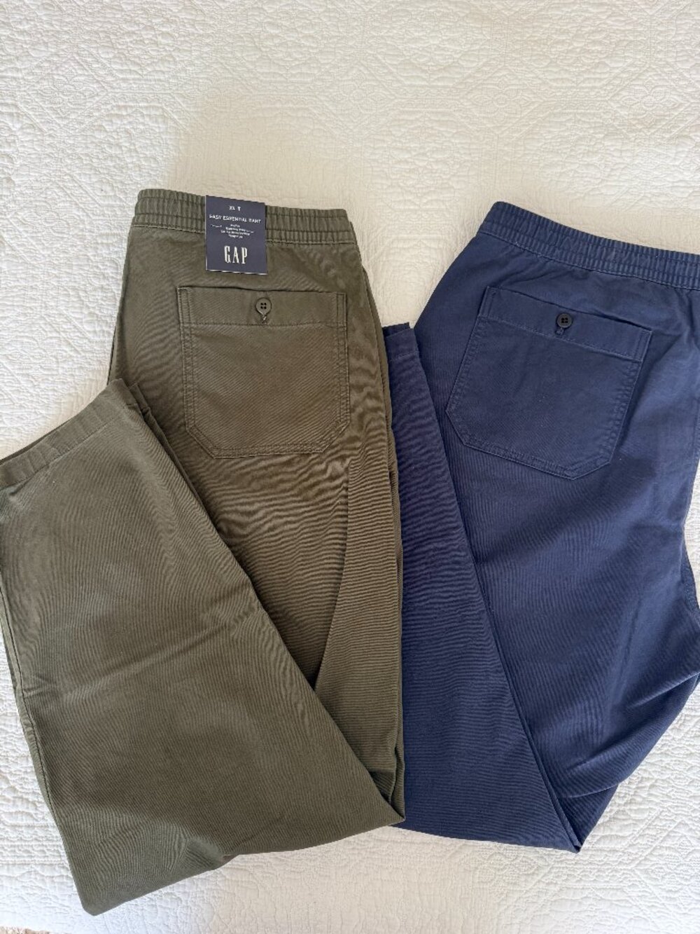 GAP Men’s Pants - Olive and Navy